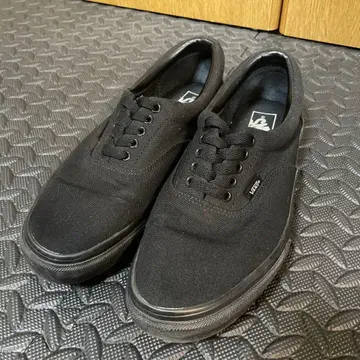VANS 블랙 스니커즈