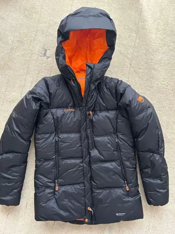 Mammut 후드 부착 다운 자켓 블랙