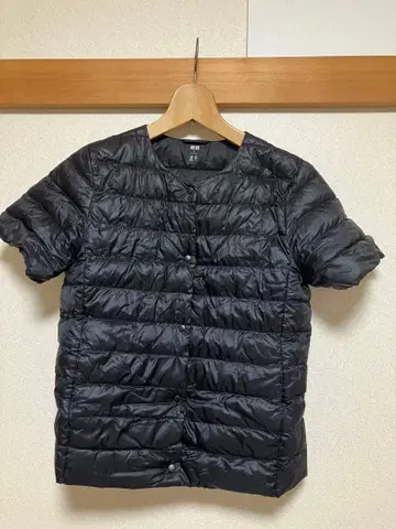 UNIQLO 블랙 다운 베스트 M 반팔