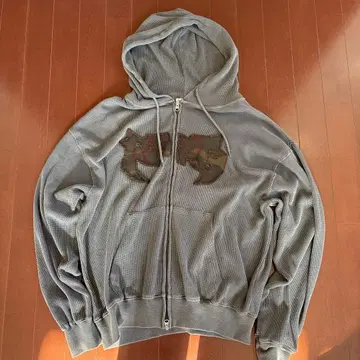 그레이 자수 로고 집업 후드티