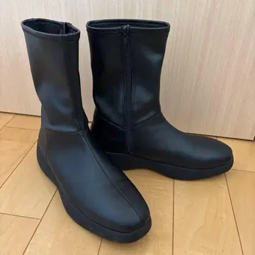 블랙 부츠 지퍼 포함