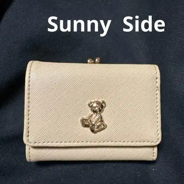 써니사이드 테디베어 금장 장식 베이지 3단 폴더형 지갑