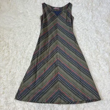 시빌라 럭셔리 스포츠 라인 보더 원피스