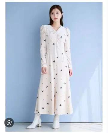 CELFORD 벨로아 총 자수 원피스