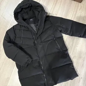 ZARA dnwr 블랙 다운 자켓 L 사이즈