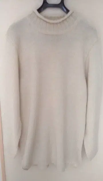 알파카 터틀넥 니트 긴팔 오존 커뮤니티