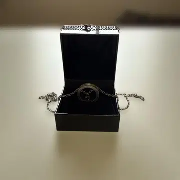 LARA Christie 목걸이