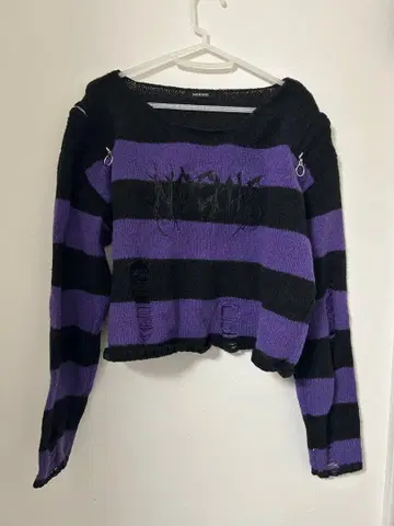 NOEMIE 멋쟁이 죄수 어깨 지퍼 보더 니트 보라색