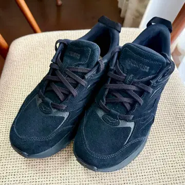 호카 오네오네 클리프턴 스웨이드 블랙