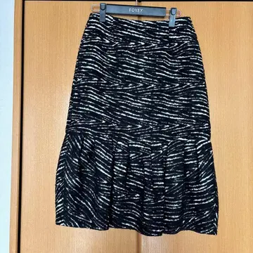 시클래스 제브라 무늬 스커트