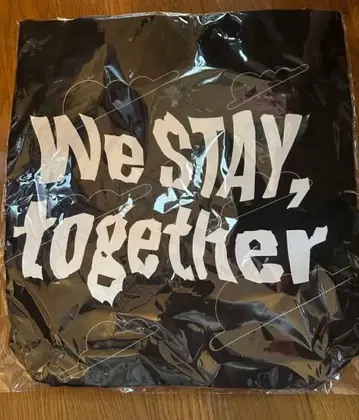 스키즈 토트백 Exhibition