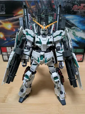 HG 풀아머 유니콘 건담 완성품