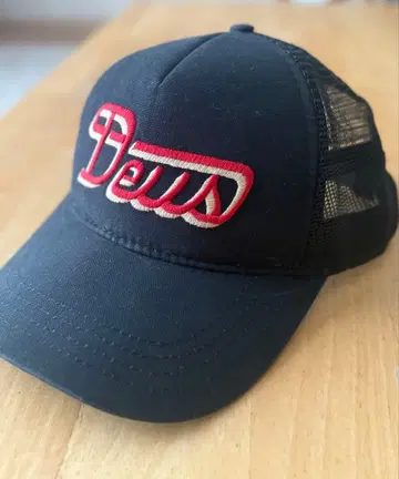 DEUS 메쉬 캡 블랙 바이커
