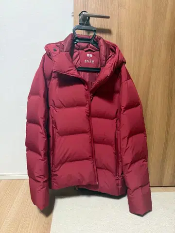 유니클로 XL 심리스 다운 빨간색