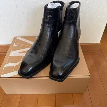 ZARA 크로커다일 무늬 블랙 사이드 고어 부츠