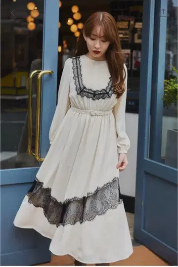 즉시 배송 Rosaline LaceTrimmed Dress