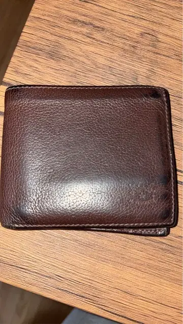 다크 브라운 가죽 접이식 지갑
