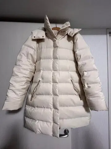 ZARA 후드 부착 다운 자켓 아이보리