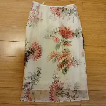 꽃무늬 플레어 스커트