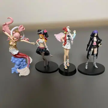 원피스 캐릭터 피규어 4체 세트 나미 로빈 우타 시라호시