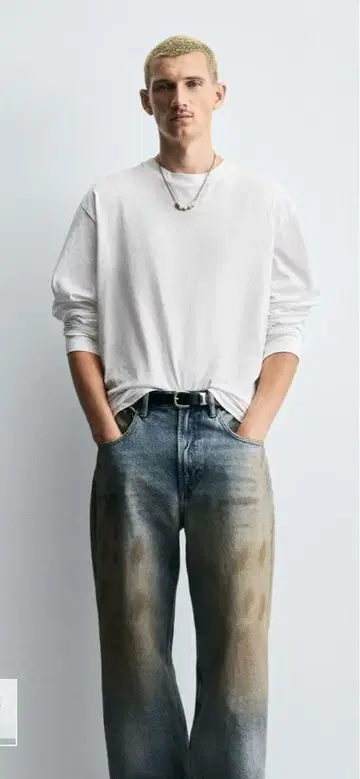 [ 즉시 완판 ] ZARA 빈티지 가공 배기 핏 청바지