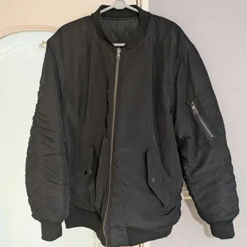 블랙 MA-1 플라이트 자켓 보아 카라 부착