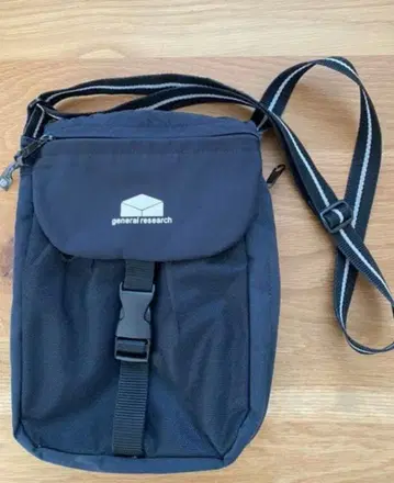 general research 블랙 숄더백