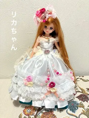 리카짱 옷 갈아입기 의류 화이트 드레스 꽃 장식 포함