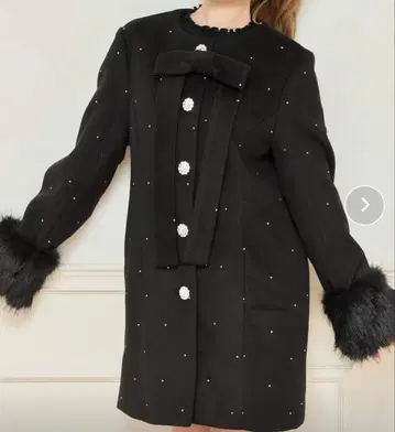 [ 완판템 ] apres jour 프론트 리본 소매 퍼 비쥬 코트 블랙