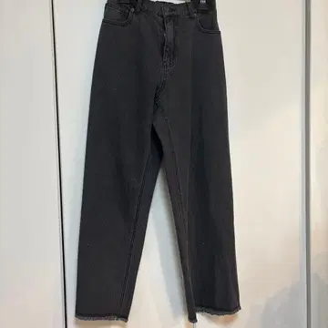 다크 그레이 프린지 밑단 루즈 커브 데님