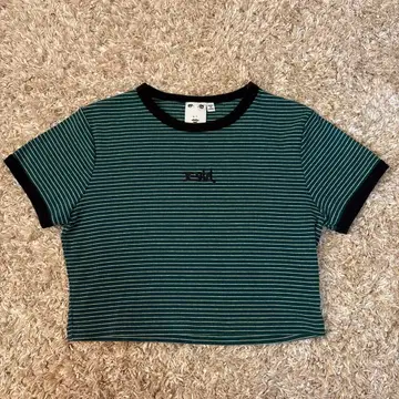 xgirl 그린과 화이트 스트라이프 크롭 T셔츠