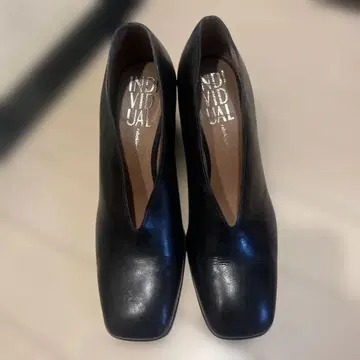 INDIVIDUAL 블랙 하이힐 펌프스