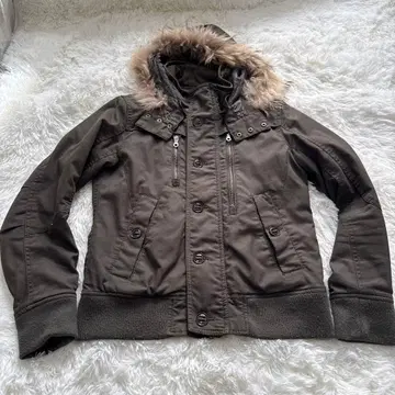 니콜 클럽 포맨 올리브색 밀리터리 자켓 퍼 포함