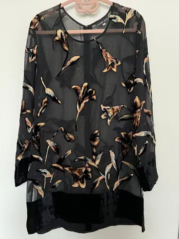 꽃무늬 시스루 블랙 튜닉