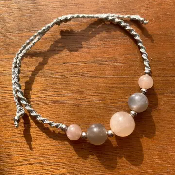 오렌지 문스톤과 문스톤의 팔찌 마크라메 뜨기