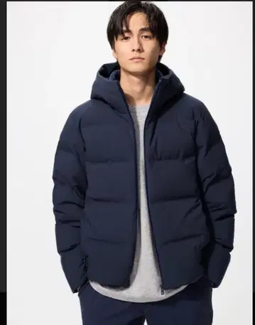 2025 모델 미사용 새상품 유니클로 심리스 다운 L 네이비