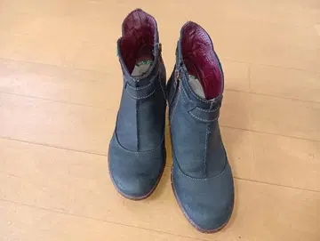 부츠 EL NATURA LISTA