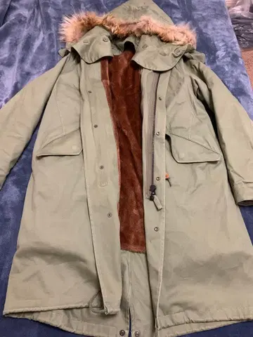 HARE 올리브색 퍼 후드 모즈 코트