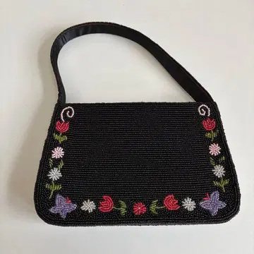 비즈 자수 블랙 핸드백