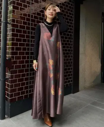 ELLIE ASYMMETRY PLEATS DRESS AMERI