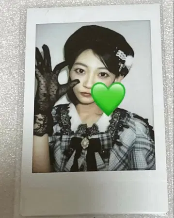 큐티 스트리트 이타쿠라 카나 폴라로이드