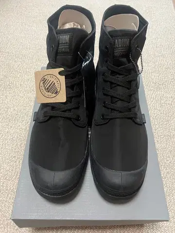 [미사용 새상품] 팔라디움 방수 하이컷 스니커즈 (정가: 17,050엔)