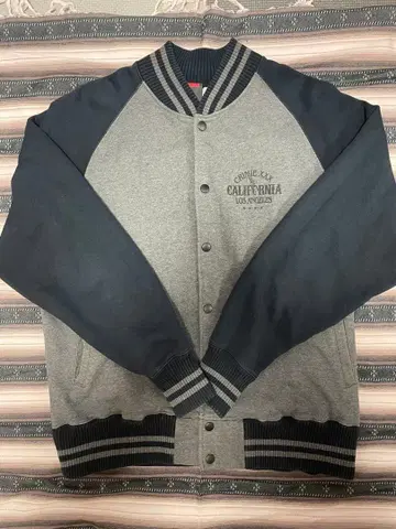 [ 고품질 ] Crimie 클라이미 바시티 자켓