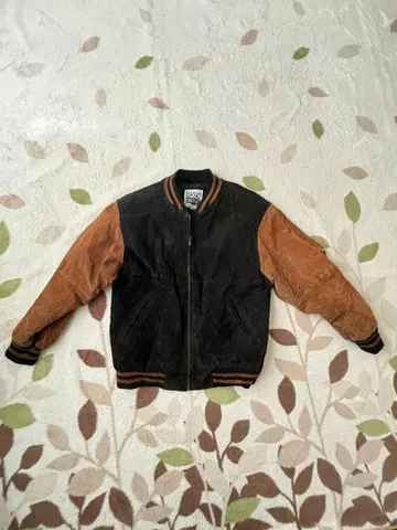 BASIC EDITIONS 바시티 자켓 블랙/브라운