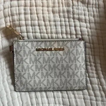MICHAEL KORS 실버 코인 케이스
