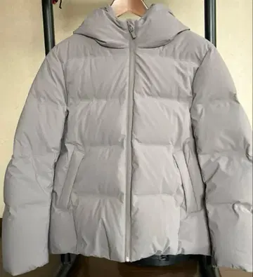 UNIQLO 심리스 다운 파카 그레이 M 사이즈