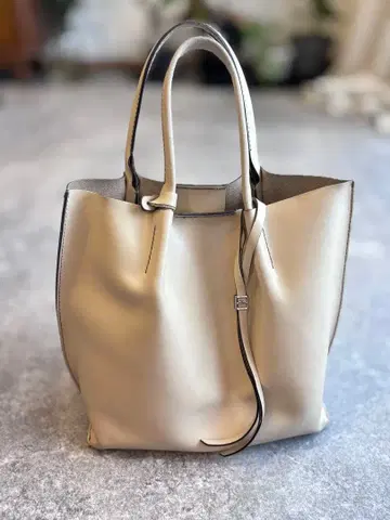 지아니카리니 토트백 가죽 베이지 파우치 포함