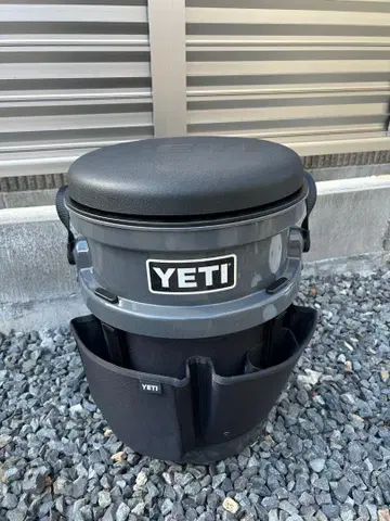 YETI 로드아웃 버킷 차콜 커스텀 세트