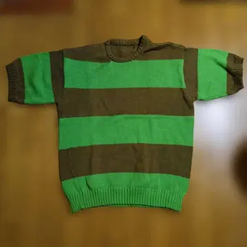 TILT 그린과 브라운 스트라이프 썸머 니트 스웨터