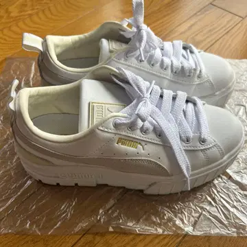 PUMA 화이트 스니커즈 통굽